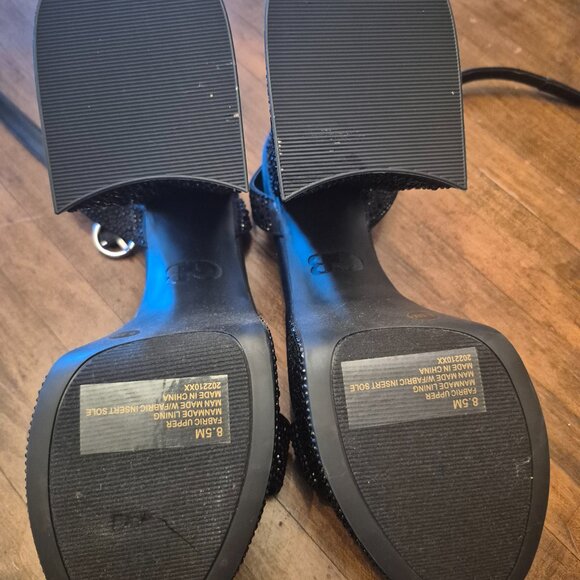 Heels - Picture 3 of 5